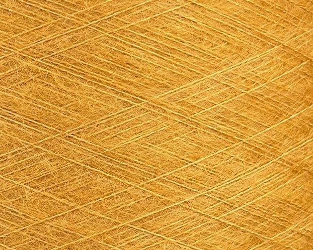Manifattura Sesia Art. Vivienne 850 m / 100 g – Garn 70 % Super Kid Mohair RMS 30 % Maulbeerseide col. Warmes Gold 3213